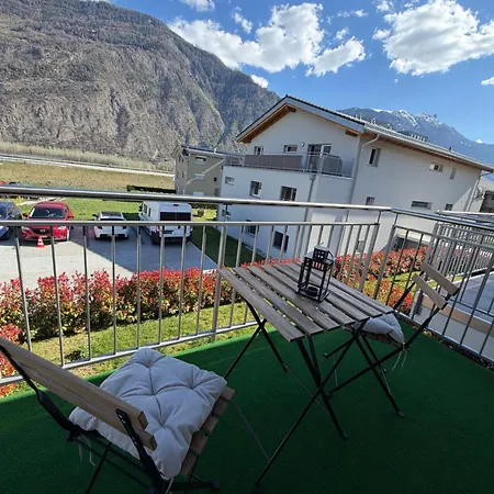 Vue Montagne Vignoble Cosy Valais 公寓 Chamoson